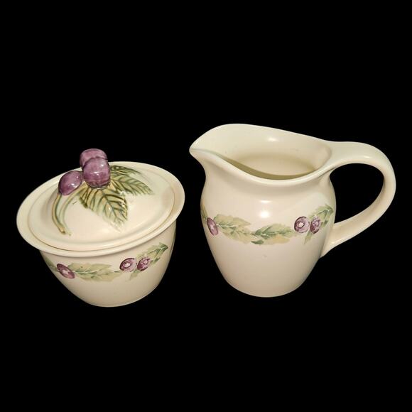 Pfaltzgraff Jamberry Creamer & Lidded Sugar Bowl Set Pat Farrell USA - Picture 1 of 9